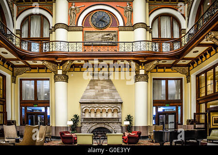 Schönes Interieur restauriert von ehemaligen L & N Bahnhof Union Station Hotel-Lobby ist ein Juwel in Nashville, TN Stockfoto