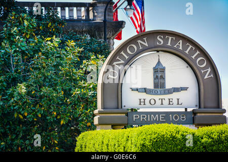 Eingang und Zeichen für die Union Station Hotel in Nashville, TN Stockfoto