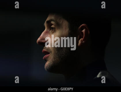 Der Tiegel, Sheffield, UK. 30. April 2016. World Snooker Championship. Halbfinale, Mark Selby gegen Marco Fu. Mark Selby während seiner Post match Interviews © Action Plus Sport/Alamy Live News Stockfoto