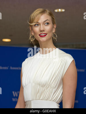 Washington, District Of Columbia, USA. 30. April 2016. Karlie Kloss kommt für die 2016 White House Correspondents Association Annual Dinner im Washington Hilton Hotel am Samstag, den 30. April 2016.Credit: Ron Sachs/CNP. © Ron Sachs/CNP/ZUMA Draht/Alamy Live-Nachrichten Stockfoto