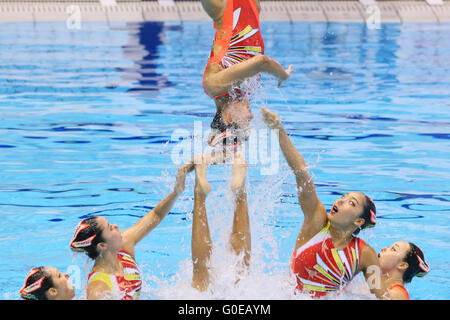 Tokio, Japan. 30. April 2016. Team Japan (JPN) Synchronschwimmen zu gruppieren: der 92. Japan synchronisiert Swimming Championships Open 2016 Frauen-Team Free Routine vorläufige am Tatumi International Pool in Tokio, Japan. © Yohei Osada/AFLO SPORT/Alamy Live-Nachrichten Stockfoto