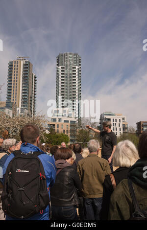 London UK 1. Mai 2016. Woodberry Feuchtgebiete Naturschutzgebiet für das Publikum geöffnet. Woodberry Feuchtgebiete ist offen für den uneingeschränkten Zugang zum ersten Mal in den zweihundert Jahren seines Bestehens eine große Tierwelt-Oase in der Nähe von Finsbury Park im Stadtteil Hackney. Erstreckt sich über 11 Hektar und dieses langfristige Projekt von Lebensraum Verbesserung und Wiederherstellung der Erbe befindet sich auf einer Strecke von der New River und Stoke Newington East Reservoir verschlingt. Bildnachweis: Patricia Phillips/Alamy Live-Nachrichten Stockfoto