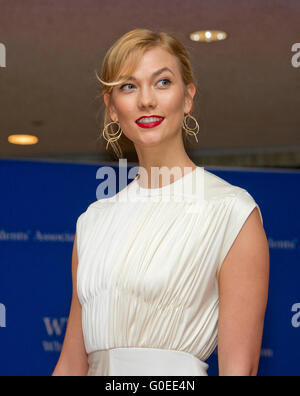 Karlie Kloss kommt für die 2016 White House Correspondents Association Annual Dinner im Washington Hilton Hotel am Samstag, 30. April 2016. Bildnachweis: Ron Sachs/CNP (Einschränkung: NO New York oder New Jersey Zeitungen oder Zeitschriften in einem Umkreis von 75 Meilen von New York City) - NO-Draht-Dienst - Stockfoto