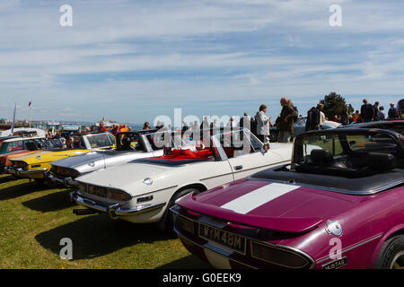 Eastbourne, Großbritannien, 1. Mai 2016. UK-Wetter.  Auto-Enthusiasten treffen sich in der Frühlingssonne die Eastbourne herrliche Motoren zeigen, UK Credit: Ed Brown/Alamy Live News Stockfoto