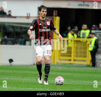 Mailand, Italien. am 1. Mai, 2016: Alessio Romagnoli in Aktion während der Serie A Fußballspiel zwischen AC Mailand und Frosinone Calcio Credit: Nicolò Campo/Alamy Live News Stockfoto