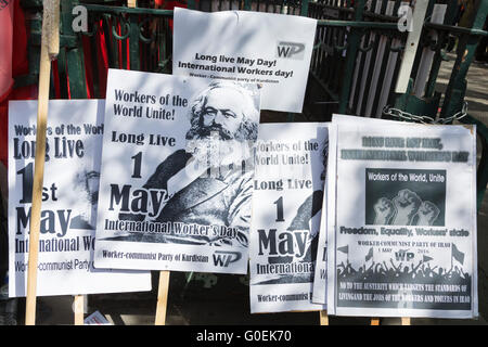 London, UK. 1. Mai 2016. Mai 1. Poster mit einem Bild von Karl Marx. Maikundgebung in London. Bildnachweis: Lebendige Bilder/Alamy Live-Nachrichten Stockfoto