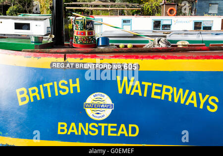 London, UK. 1. Mai 2016. Kanalboote versammeln sich an Klein-Venedig am Grand Union Canal zum Inland Waterways Association Kavalkade. Bildnachweis: Joe Dunckley/Alamy Live-Nachrichten Stockfoto