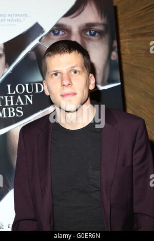 New Yorker Premiere von "Lauter als Bomben" im Crosby Street Hotel Featuring: JESSE EISENBERG wo: New York, New York, Vereinigte Staaten von Amerika bei: 30. März 2016 Stockfoto