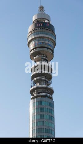 BT Tower von Howland Street, Fitzrovia, London Borough of Camden, London, England, Vereinigtes Königreich Stockfoto