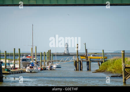 Wasserstraße Szenen in der Nähe von Cockspur Island Lighthouse Stockfoto