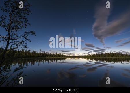 mondbeschienenen Landschaft, Lappland, Schweden Stockfoto