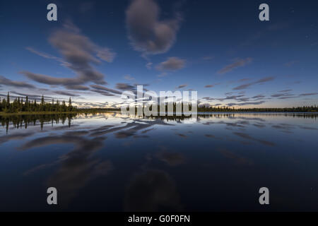 mondbeschienenen Landschaft, Lappland, Schweden Stockfoto