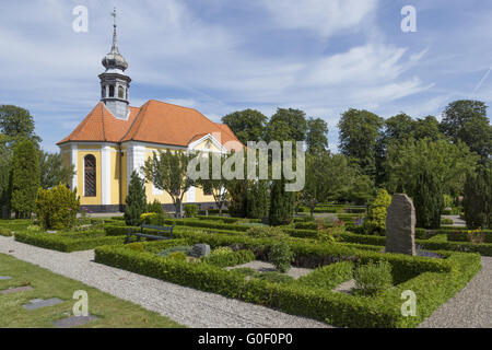 Kirche und Friedhof Stockfoto