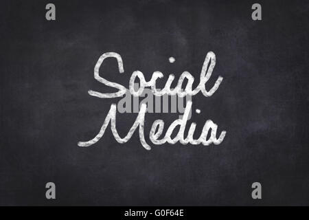 Social-Media - weißer Text auf schwarzen Tafel Stockfoto