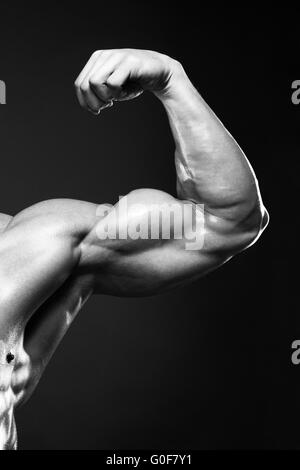 muskulösen menschlichen männlichen Arm aus Frontansicht Stockfoto