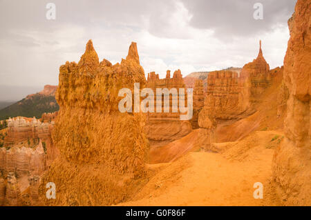 Sandstein Skulpturen nach dem Regen in Bryce Canyo Stockfoto