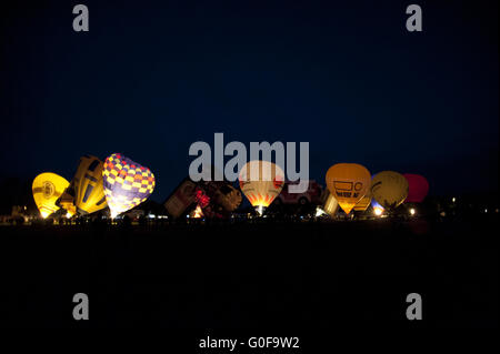 Night-Glow am Ballon Sail 2009 in Kiel Stockfoto