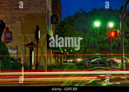 Straßenszenen in der Nacht durch die Stadt in South Carolina Klee Stockfoto