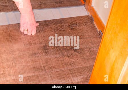 Vinyl Laminatboden im Altbau Stockfoto