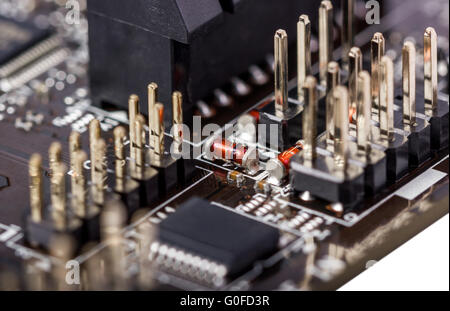 Elektronische Sammlung - Fragment eines Computers PCB mit SMD Bauteilen Stockfoto
