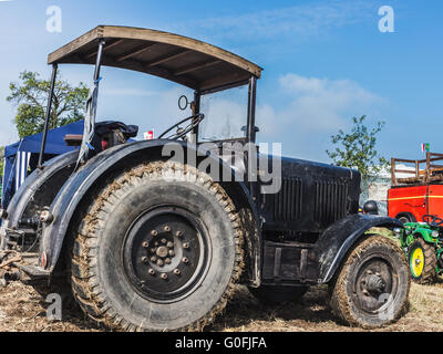 Klassische Hanomag-Schlepper Stockfoto