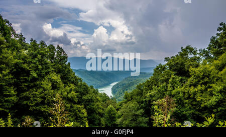 schöne Antenne Landschaft über See Fontana in Great Smoky mountains Stockfoto