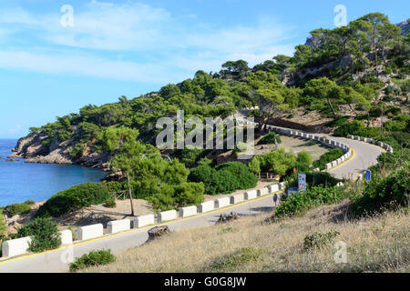 S-förmige Kurve in Landschaft. Stockfoto