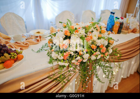 Hochzeit Restaurant und dekorierte Festtafel Stockfoto