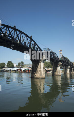 THAILAND KANCHANABURI DEATH RAILWAY BRIDGE RIVER KWAI Stockfoto