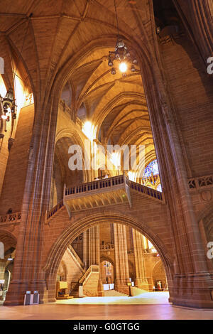 Das Innere des Liverpool Anglican Cathedral zeigt die Schiff-Brücke. Erbaut im neugotischen Stil, 1978 fertiggestellt Stockfoto