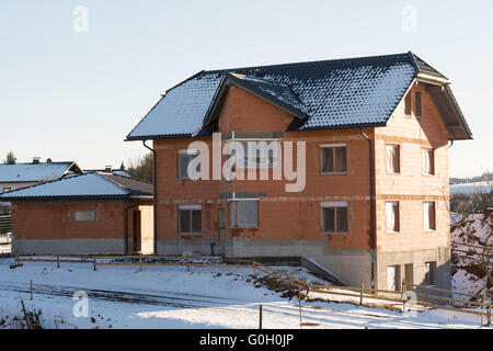 Haus wurde Shell im Winter fertiggestellt. Stockfoto