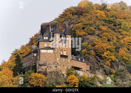 Burg Katz im Herbst Stockfoto