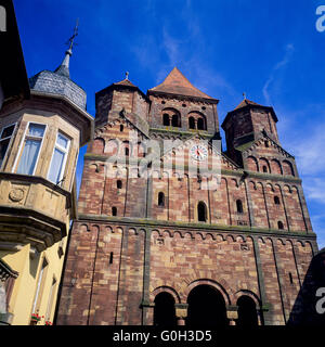 St Etienne, St Stephen romanische Abteikirche aus dem 11. Jahrhundert und Erker, Marmoutier, Elsass, Frankreich, Europa Stockfoto