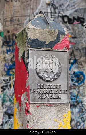 DDR-Grenzstein, Ostberlin, Deutschland Stockfoto