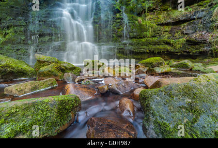 Bescherte schwarz Clough Wasserfall Stockfoto