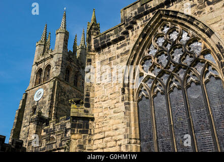 Tideswell Kirche (Kathedrale des Peaks) in Derbyshire. Ein sonniger Frühlingstag. Stockfoto