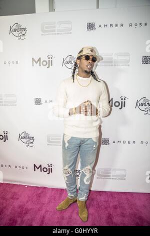 Dies sind Bilder von Amber Rose's 'Muva Moji"Emoji Start letzte Nacht in Dave & Busters Hollywood die Veranstaltung von Vlado Footwear Berühmtheitgäste gesponsert wurde sind Drakes Vater Dennis Graham, zu kurz, Mally Mall, Trinidad James, Musik-Manager Steve Lobel, Isaac Singleton von Pirates of the Caribbean und Deadpool, Lil Caine der Künstler (Sohn des Tyrin Turner aus Menace II Society) , Große Percy, Nigel Stargate und Baby Loc Featuring: Trinidad James wo: Los Angeles, California, Vereinigte Staaten von Amerika bei: 30. März 2016 Stockfoto