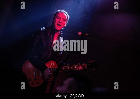 Mailand, 24. April 2016 Nada Surf Höchstleistungen live La Salumeria della Musica in Mailand © Roberto Finizio / Alamy Live News Stockfoto