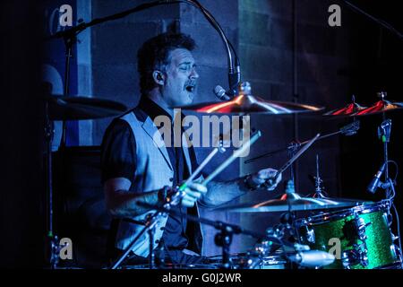 Mailand, 24. April 2016 Nada Surf Höchstleistungen live La Salumeria della Musica in Mailand © Roberto Finizio / Alamy Live News Stockfoto