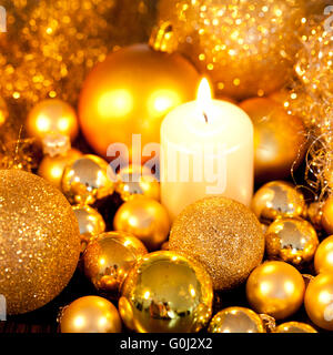 festliche Glitzer Weihnachtskugel Dekoration saisonal Stockfoto