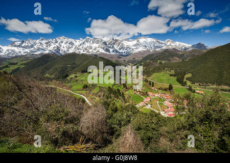 Turieno Dorf. Liébana Region, Picos de Europa, Kantabrien Spanien, Europa Stockfoto