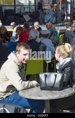 1. Mai Feier auf dem Marktplatz Hämeenlinna Stockfoto