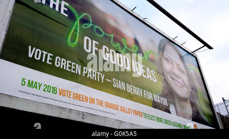 Nord-London, 2. Mai 2016 - London Bürgermeisterwahl Wahlplakat von den grünen auf einer Plakatwand am Turnpike Lane, North London für die bevorstehenden Bürgermeister von London Wahl am 5. kann 2016 Credit: Dinendra Haria/Alamy Live News Stockfoto