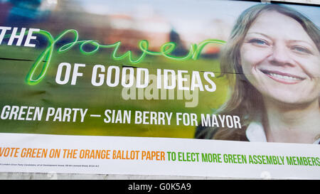 Nord-London, 2. Mai 2016 - London Bürgermeisterwahl Wahlplakat von den grünen auf einer Plakatwand am Turnpike Lane, North London für die bevorstehenden Bürgermeister von London Wahl am 5. kann 2016 Credit: Dinendra Haria/Alamy Live News Stockfoto