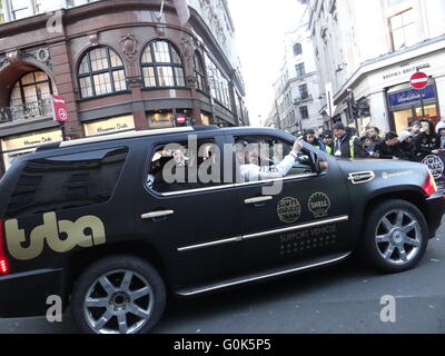 London, UK. 2. Mai 2016. Parade der Autos der Rallye Gumball 3000 findet in der Regent Street, London, UK. 2. Mai 2016 Kredit: Nastia M/Alamy Live-Nachrichten Stockfoto