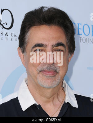 Burbank, CA, USA. 21. Februar 2016. 02 Mai 2016 - Burbank, Kalifornien - Joe Montegna. Anreise für die 9. jährliche George Lopez Celebrity Golf Classic, George Lopez Foundation zugute gehalten an der Lakeside Golf Club. Bildnachweis: Birdie Thompson/AdMedia © Birdie Thompson/AdMedia/ZUMA Draht/Alamy Live-Nachrichten Stockfoto