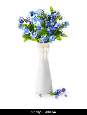 Romantische Bouquet von Vergiss mich nicht Blumen in Retro-Vase isoliert auf weißem Hintergrund-Clipping-Pfad enthalten. Urlaub vorhanden Stockfoto
