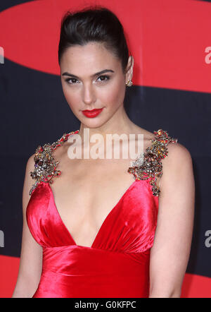 22. März 2016 - Gal Gadot Teilnahme an die Europäische Premiere von "Batman V Superman: Dawn Of Justice" im Odeon Leicester Square in Stockfoto