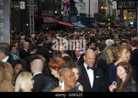 3. April 2016 - Massen Teilnahme an The Olivier Awards 2016 am Royal Opera House, Covent Garden in London, Vereinigtes Königreich. Stockfoto