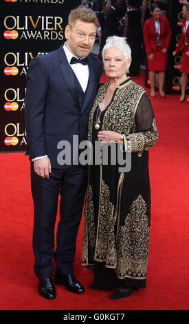 3. April 2016 - Sir Kenneth Branagh und Dame Judi Dench Teilnahme an The Olivier Awards 2016 am Royal Opera House Covent Garden in
